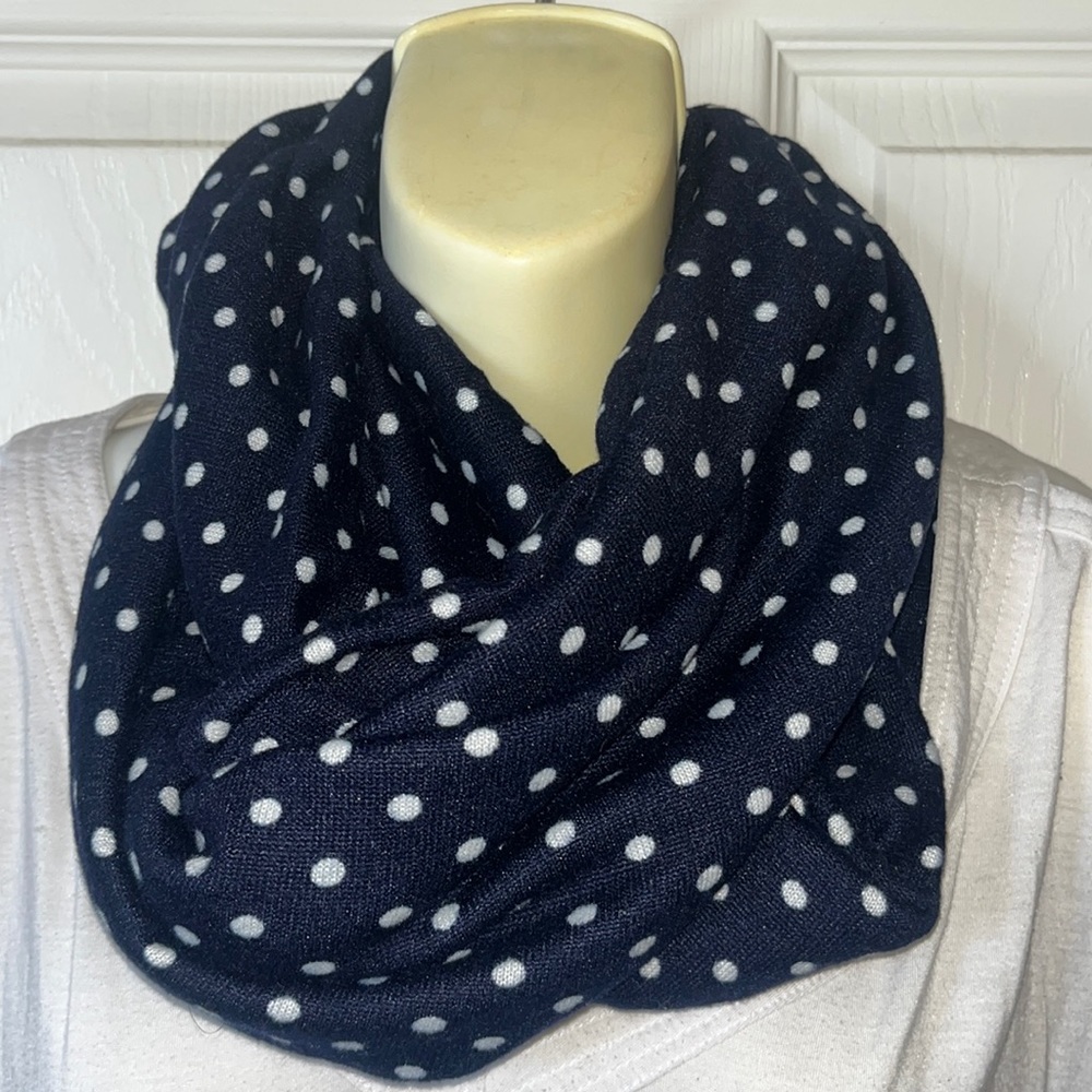 Charlotte Russe polka dot scarf 🧣